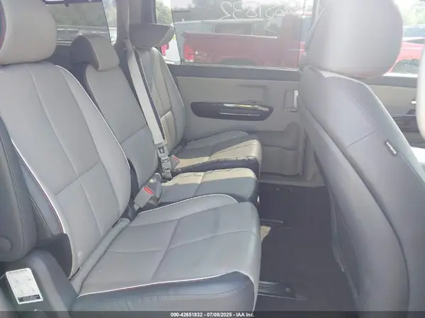 KNDMC5C1XJ6397452 2018 KIA SEDONA - Image 8