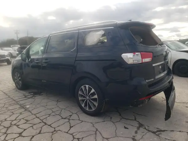 KNDMC5C1XJ6423628 2018 KIA SEDONA - Image 2