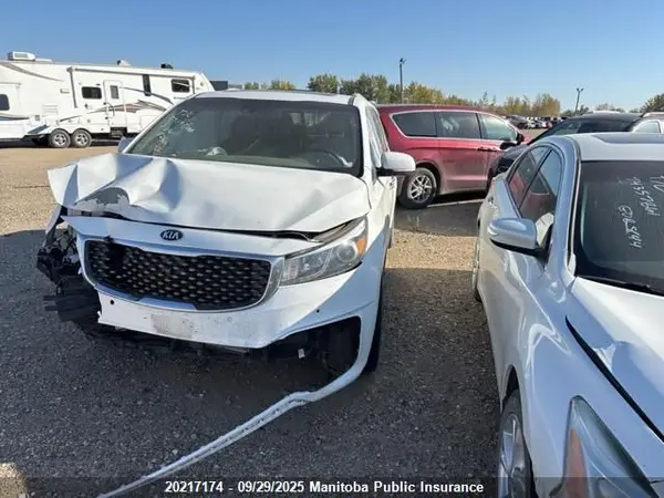 KNDME5C10G6211212 2016 KIA SEDONA - Image 2