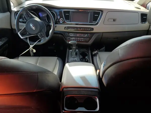 KNDME5C10J6378693 2018 KIA SEDONA - Image 8