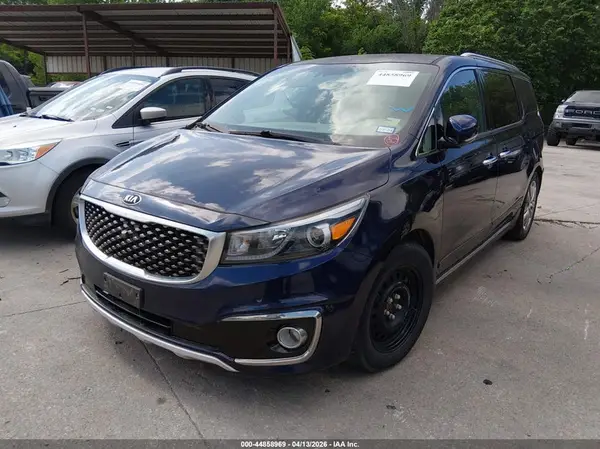 KNDME5C11J6350367 2018 KIA SEDONA - Image 2