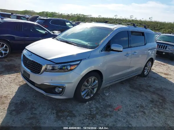 KNDME5C11J6366455 2018 KIA SEDONA - Image 2