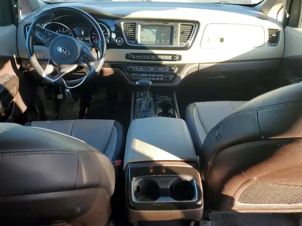 KNDME5C11J6377245 2018 KIA SEDONA - Image 8