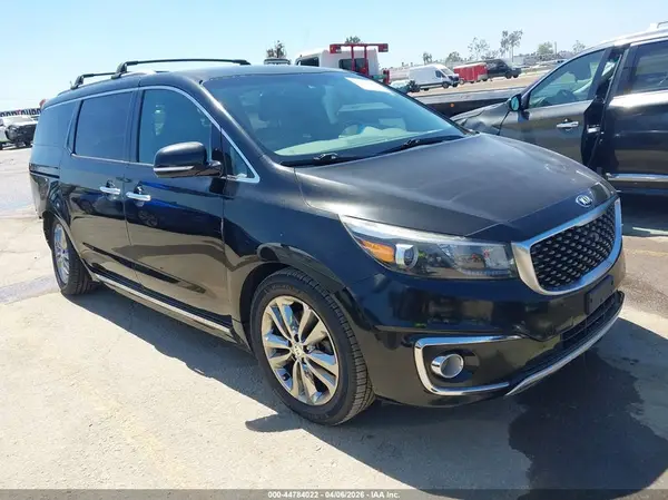 KNDME5C11J6389699 2018 KIA SEDONA - Image 1