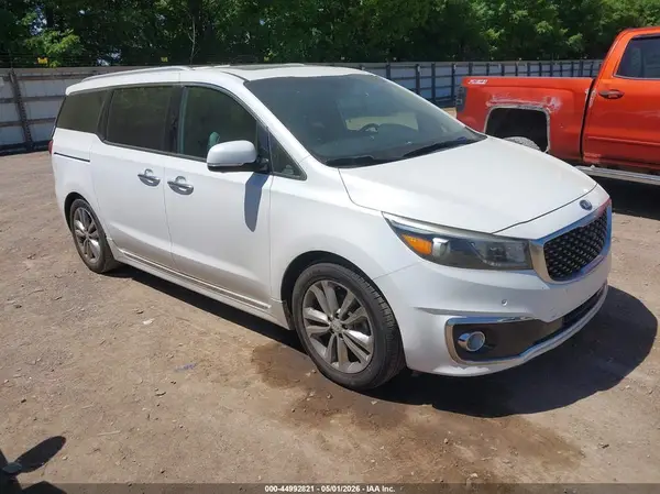 KNDME5C12J6346506 2018 KIA SEDONA - Image 1