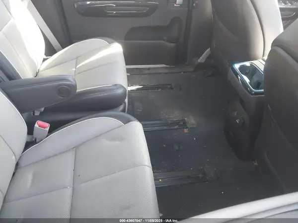 KNDME5C13J6346501 2018 KIA SEDONA - Image 8