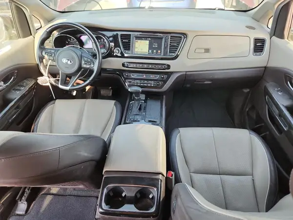 KNDME5C14J6377255 2018 KIA SEDONA - Image 8