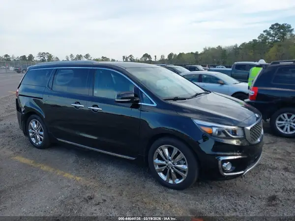 KNDME5C14J6394217 2018 KIA SEDONA - Image 1