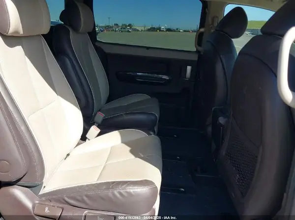 KNDME5C15G6083811 2016 KIA SEDONA - Image 8