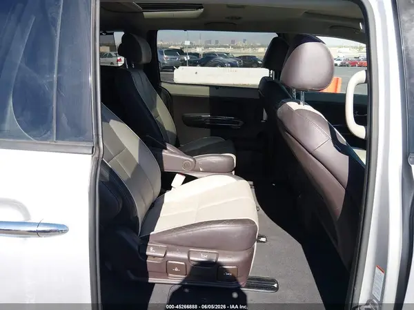 KNDME5C15G6142601 2016 KIA SEDONA - Image 8