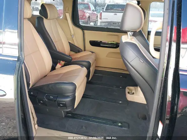 KNDME5C15G6176053 2016 KIA SEDONA - Image 8