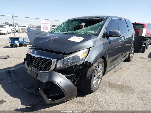 KNDME5C15H6273061 2017 KIA SEDONA - Image 2