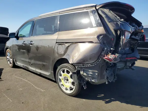 KNDME5C15H6343979 2017 KIA SEDONA - Image 2