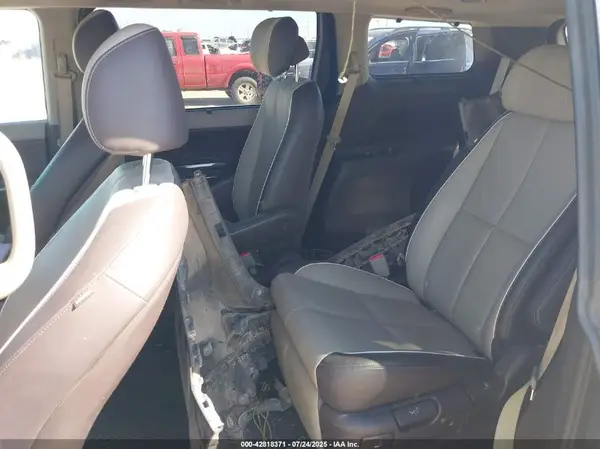 KNDME5C16G6111633 2016 KIA SEDONA - Image 8