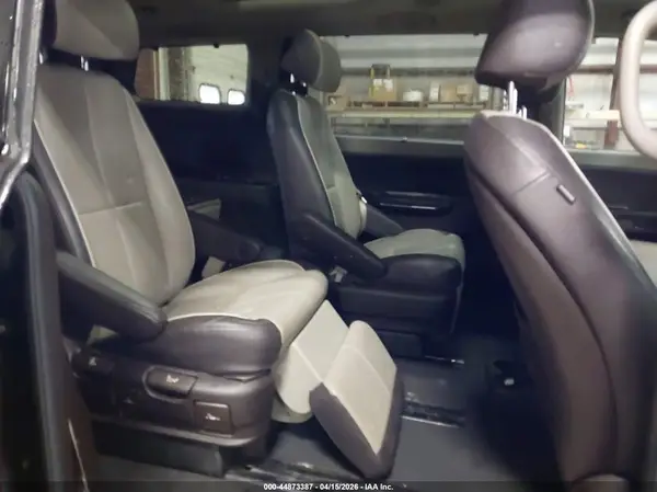 KNDME5C16J6346492 2018 KIA SEDONA - Image 8
