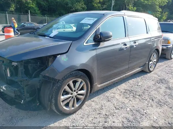 KNDME5C17G6181836 2016 KIA SEDONA - Image 2