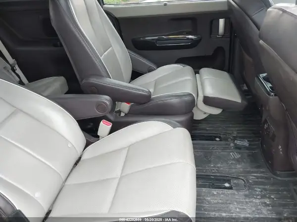 KNDME5C17H6271635 2017 KIA SEDONA - Image 8
