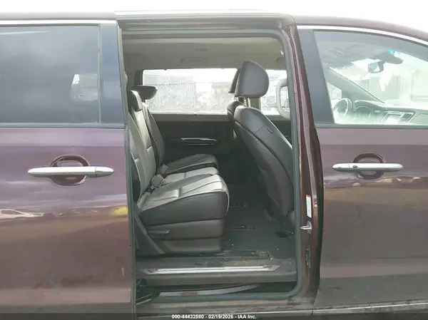 KNDME5C17H6271960 2017 KIA SEDONA - Image 8