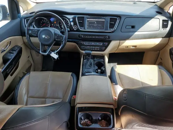 KNDME5C17H6334376 2017 KIA SEDONA - Image 8