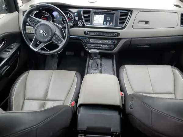 KNDME5C17H6335124 2017 KIA SEDONA - Image 8