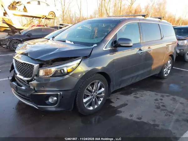 KNDME5C17J6369117 2018 KIA SEDONA - Image 2
