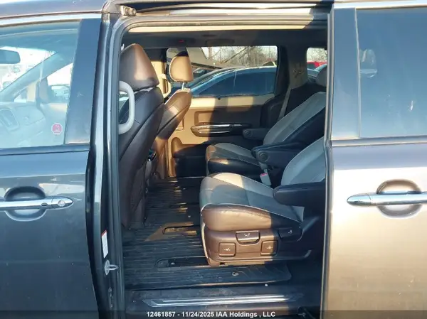 KNDME5C17J6369117 2018 KIA SEDONA - Image 8