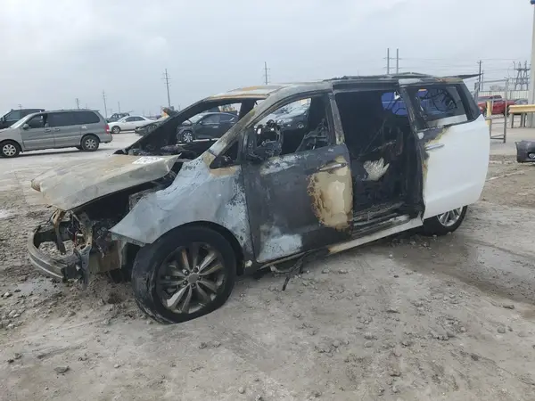 KNDME5C17J6379601 2018 KIA SEDONA - Image 1