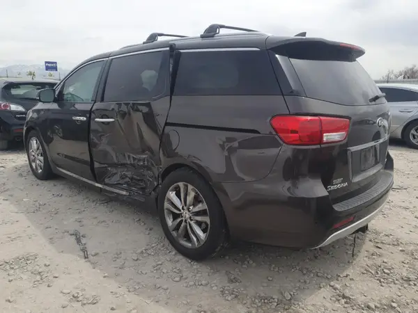 KNDME5C17J6389710 2018 KIA SEDONA - Image 2