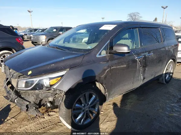 KNDME5C18G6174605 2016 KIA SEDONA - Image 2