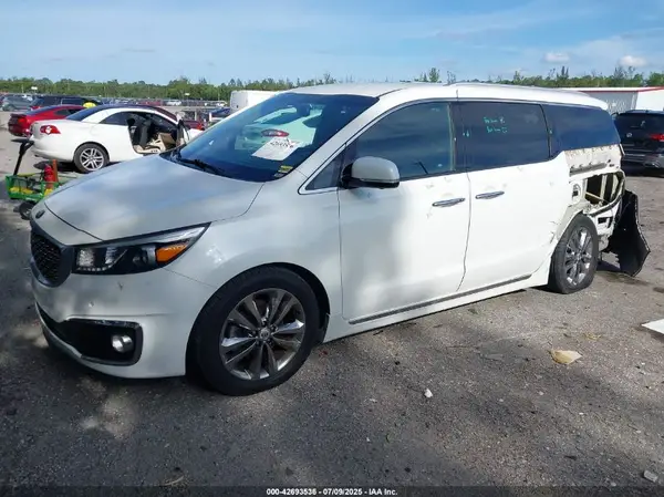 KNDME5C18H6272034 2017 KIA SEDONA - Image 2