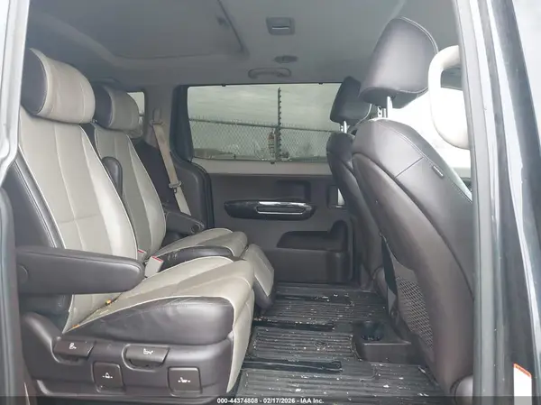 KNDME5C19G6184169 2016 KIA SEDONA - Image 8