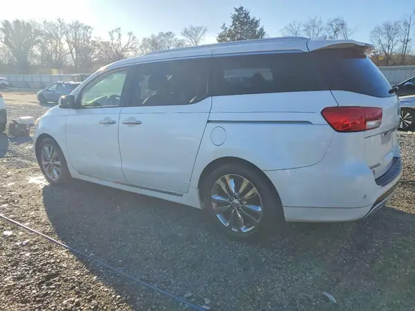 KNDME5C19J6356367 2018 KIA SEDONA - Image 2