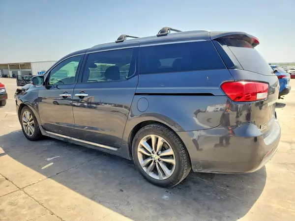 KNDME5C19J6403090 2018 KIA SEDONA - Image 2