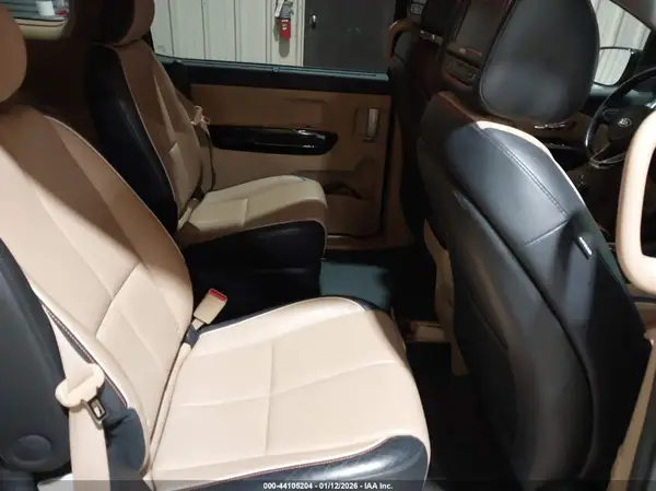 KNDME5C1XH6336378 2017 KIA SEDONA - Image 8