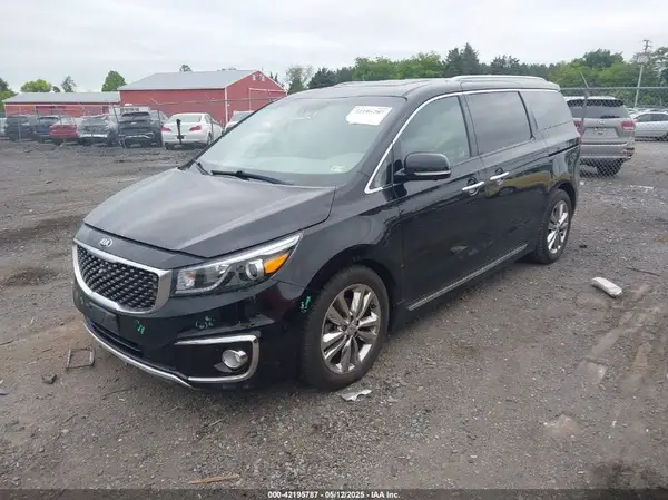 KNDME5C1XJ6356104 2018 KIA SEDONA - Image 2