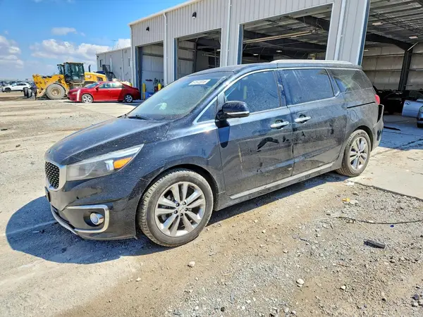 KNDME5C1XJ6390043 2018 KIA SEDONA - Image 1