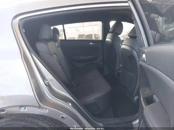 KNDP63AC1L7745469 2020 KIA SPORTAGE - Image 8
