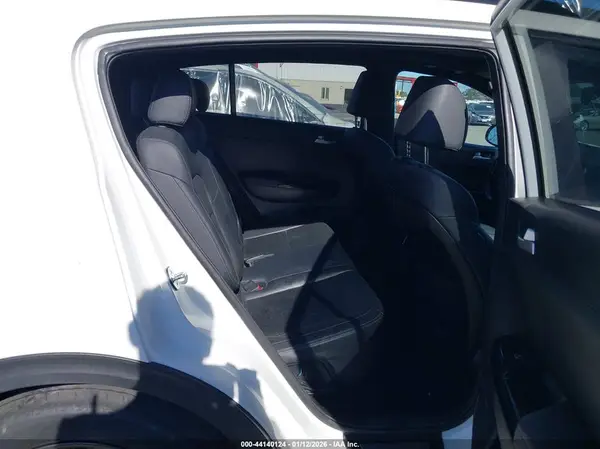 KNDP63AC1N7015936 2022 KIA SPORTAGE - Image 8