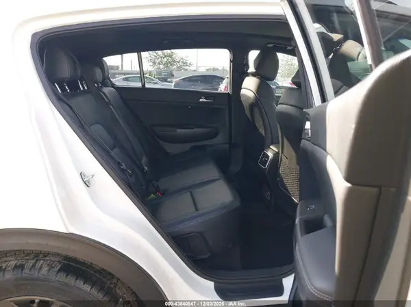 KNDP63AC3N7983942 2022 KIA SPORTAGE - Image 8