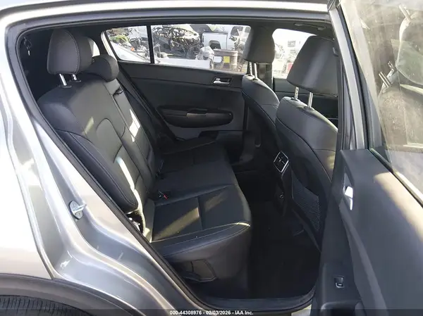 KNDP63AC5N7961571 2022 KIA SPORTAGE - Image 8