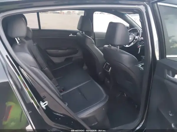 KNDP63AC7M7937562 2021 KIA SPORTAGE - Image 8