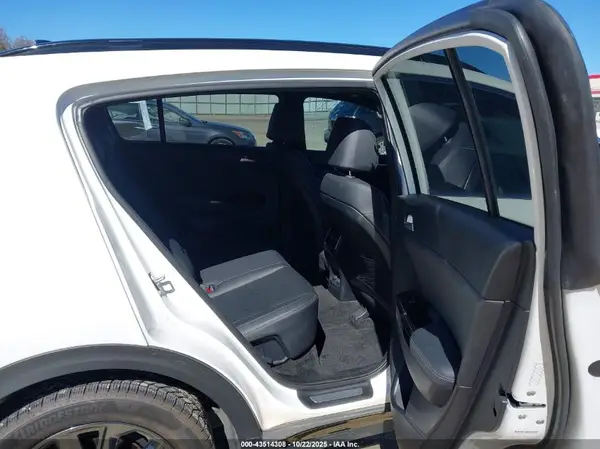 KNDP63AC8L7682015 2020 KIA SPORTAGE - Image 8