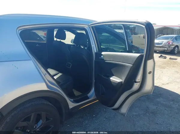 KNDP63AC8L7784351 2020 KIA SPORTAGE - Image 8