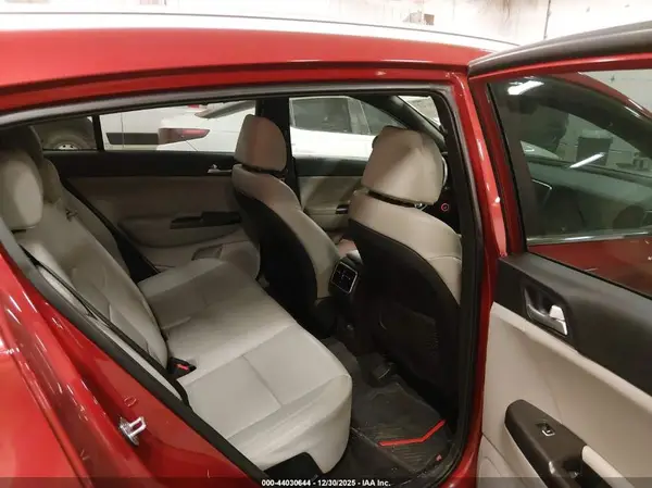 KNDP6CAC2M7895270 2021 KIA SPORTAGE - Image 8