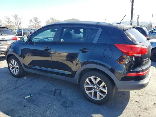 KNDPB3AC0G7795796 2016 KIA SPORTAGE - Image 2