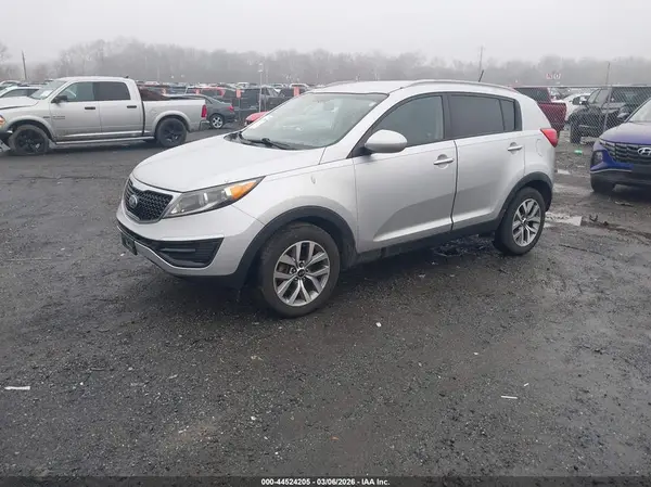 KNDPB3AC0G7825427 2016 KIA SPORTAGE - Image 2