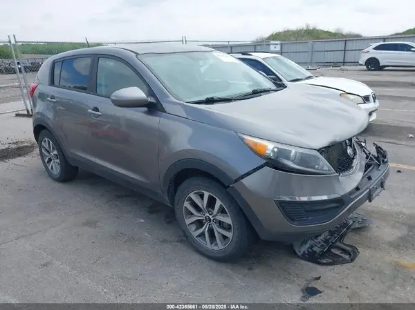 KNDPB3AC0G7868567 2016 KIA SPORTAGE - Image 1