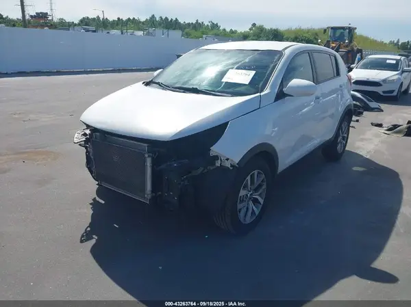 KNDPB3AC1G7810189 2016 KIA SPORTAGE - Image 2