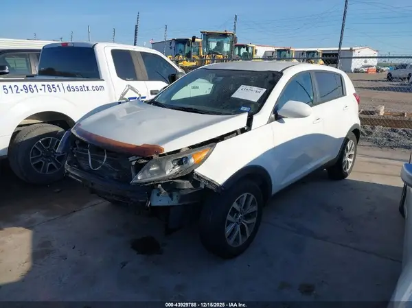 KNDPB3AC1G7822472 2016 KIA SPORTAGE - Image 2
