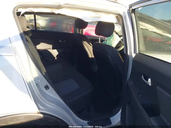 KNDPB3AC2G7811268 2016 KIA SPORTAGE - Image 8
